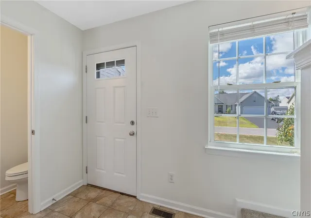 Photo 3 of Single family home for sale at 8710 Pizzuto Dr, Cicero, NY 13039 | MLS# S1709809 | Listing updated on 2026-08-31