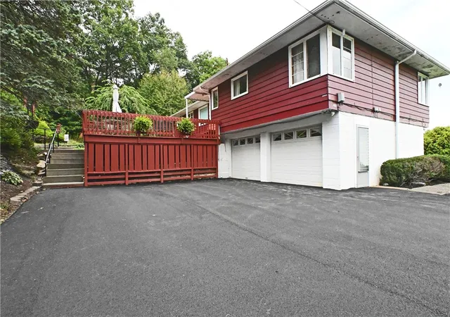 Photo 2 of Single family home for sale at 116 Donovan Dr, Horseheads, NY 14845 | MLS# R1710987 | Listing updated on 2026-09-08