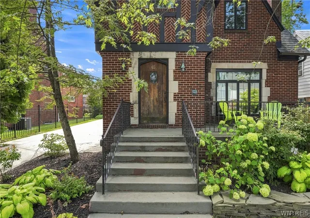 Photo 3 of Sale Pending at 65 Danbury Ln, Buffalo, NY 14217 | MLS# B1711191 | Listing updated on 2026-09-13