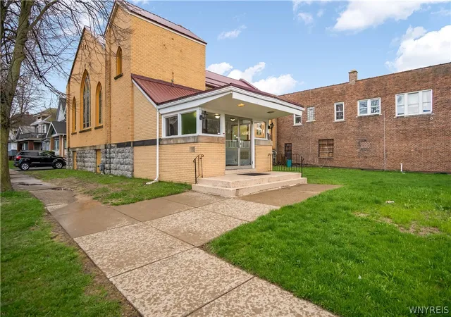 Photo 3 of Single family home for sale at 3189 Main St, Buffalo, NY 14214 | MLS# B1711022 | Listing updated on 2026-08-31