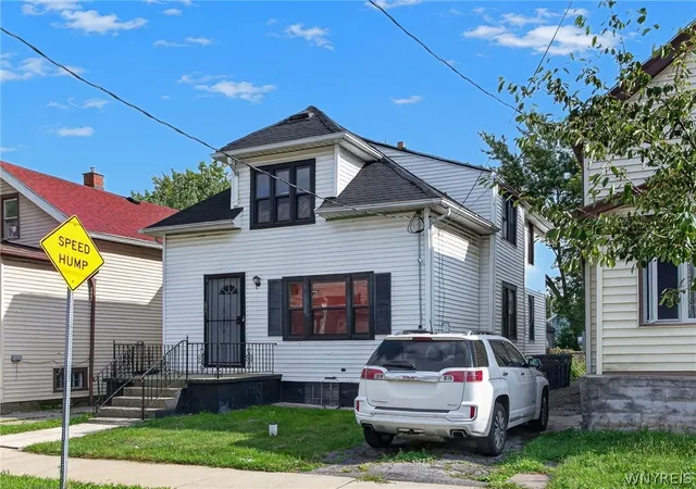 Photo 2 of Single family home for sale at 455 Lisbon Ave, Buffalo, NY 14215 | MLS# B1710992 | Listing updated on 2026-09-13