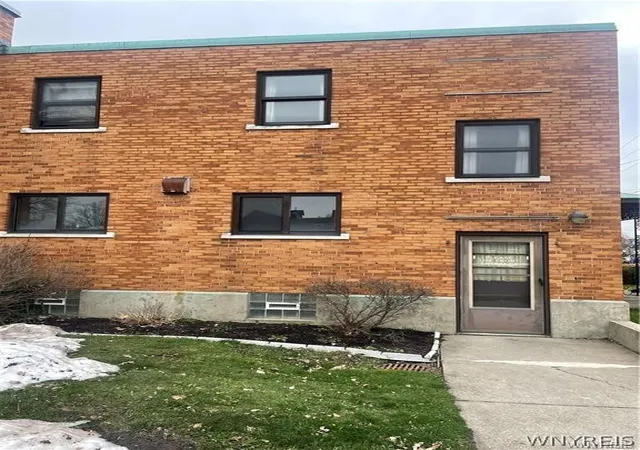 Photo 2 of Single family home for sale at 36 Flohr Ave, Buffalo, NY 14224 | MLS# B1710812 | Listing updated on 2026-08-31