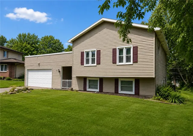 Photo 1 of Single family home for sale at 72 Cherry Crk Ln, Rochester, NY 14626 | MLS# R1710981 | Listing updated on 2026-09-08