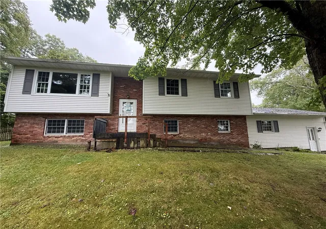 Photo 2 of Sale Pending at 82 Stonecroft, Horseheads, NY 14845 | MLS# R1711193 | Listing updated on 2026-09-10