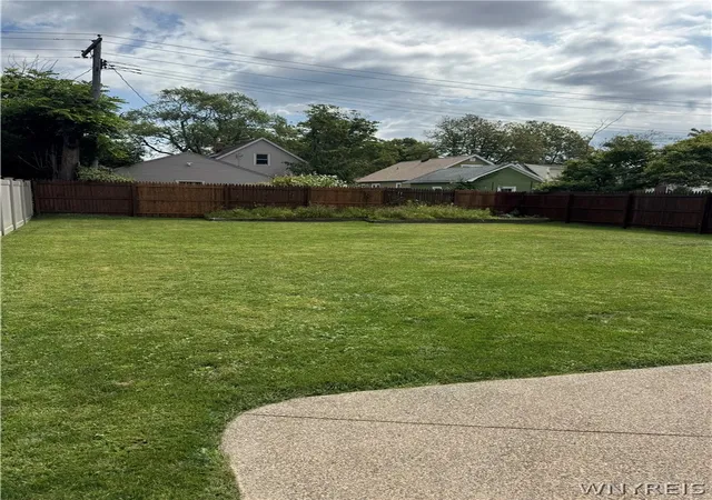 Photo 3 of Sale Pending at 100 Woodcrest Dr, West Seneca, NY 14220 | MLS# B1711158 | Listing updated on 2026-09-11