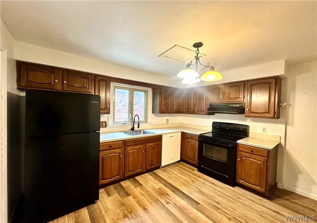Photo 2 of Single family home for sale at 2104 Walnut Ave, Niagara Falls, NY 14301 | MLS# B1711275 | Listing updated on 2026-09-04