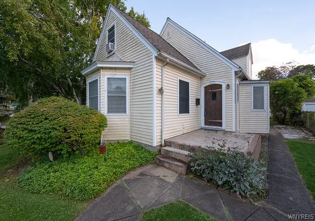 Photo 1 of Single family home for sale at 1275 Wyoming Ave, Niagara Falls, NY 14305 | MLS# B1711087 | Listing updated on 2026-09-12