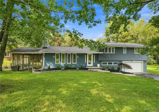 Photo 1 of Sale Pending at 4690 Boncrest Dr W, Buffalo, NY 14221 | MLS# B1711186 | Listing updated on 2026-09-16