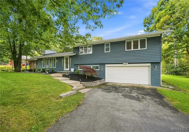 Photo 2 of Sale Pending at 4690 Boncrest Dr W, Buffalo, NY 14221 | MLS# B1711186 | Listing updated on 2026-09-16