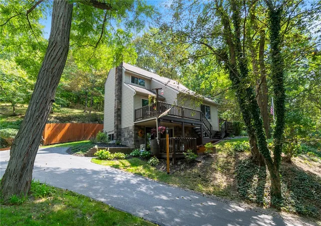 Photo 1 of Single family home for sale at 5189 E Lake Rd, Honeoye, NY 14471 | MLS# R1711201 | Listing updated on 2026-09-13