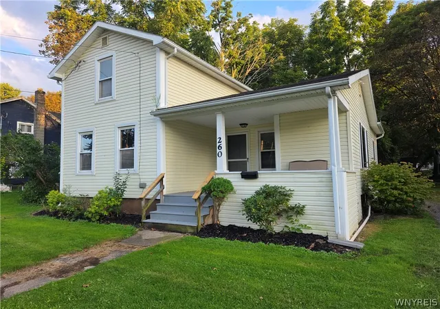 Photo 1 of Single family home for sale at 260 E Park St, Albion, NY 14411 | MLS# B1711314 | Listing updated on 2026-09-12