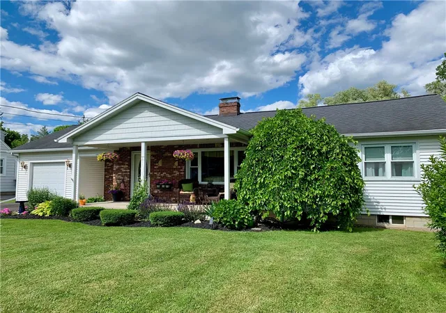 Photo 2 of Single family home for sale at 6680 E Lake Rd, Auburn, NY 13021 | MLS# R1710986 | Listing updated on 2026-08-31