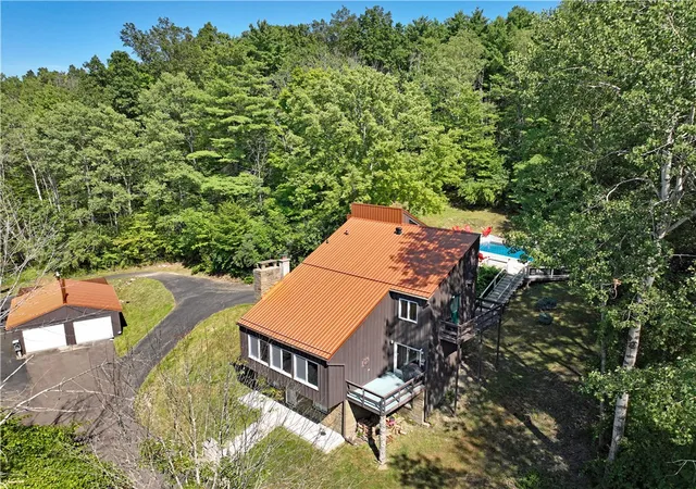 Photo 2 of Single family home for sale at 560 Steege Hl Rd, Corning, NY 14830 | MLS# R1711326 | Listing updated on 2026-09-05
