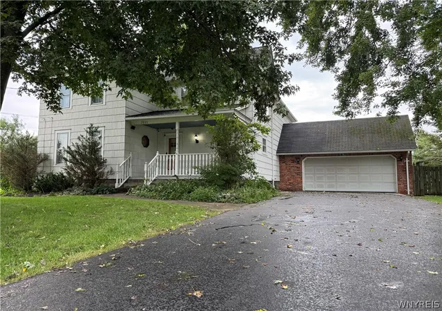 Photo 2 of Sale Pending at 7995 Westphalinger Rd, East Amherst, NY 14051 | MLS# B1711292 | Listing updated on 2026-09-13