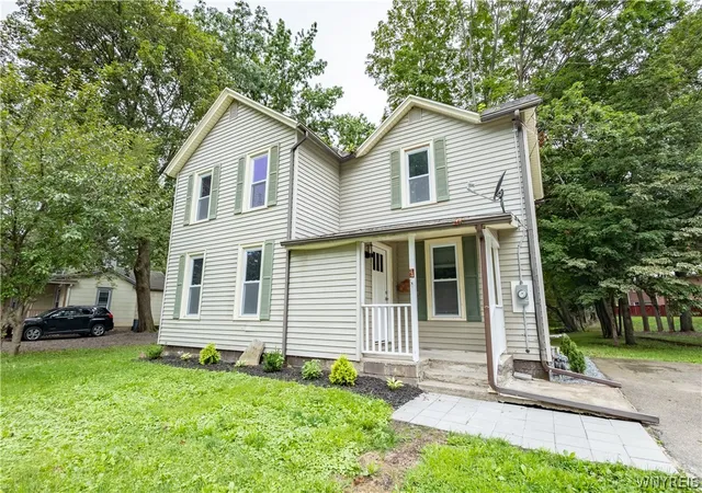 Photo 2 of Single family home for sale at 34 Grove St, Westfield, NY 14787 | MLS# B1711056 | Listing updated on 2026-09-10