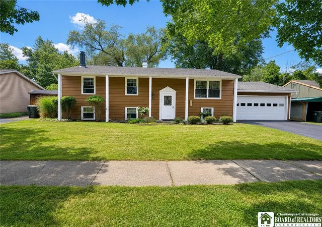 Photo 1 of Single family home for sale at 324 E Virginia Blvd, Jamestown, NY 14701 | MLS# R1711363 | Listing updated on 2026-09-01