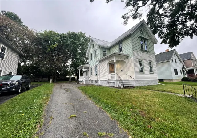 Photo 2 of Sale Pending at 279 Ravine Ave, Rochester, NY 14613 | MLS# R1710512 | Listing updated on 2026-09-03
