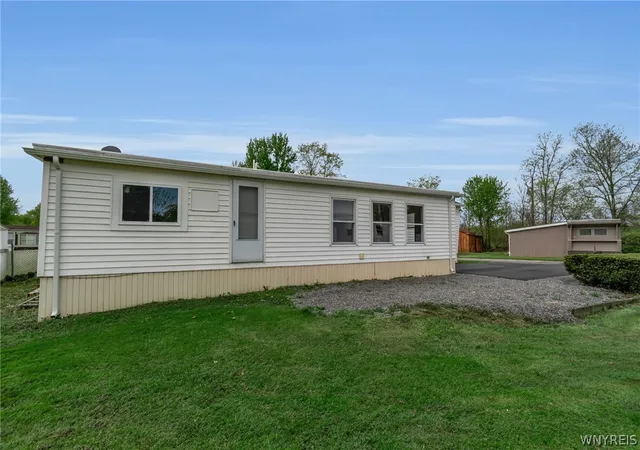 Photo 2 of Manufactured home for sale at 45 Nicole, Ransomville, NY 14131 | MLS# B1711412 | Listing updated on 2026-09-01