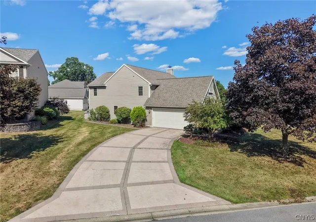 Photo 2 of Single family home for sale at 145 Lorian Dr, Syracuse, NY 13212 | MLS# S1711258 | Listing updated on 2026-09-06