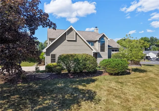 Photo 3 of Single family home for sale at 145 Lorian Dr, Syracuse, NY 13212 | MLS# S1711258 | Listing updated on 2026-09-06