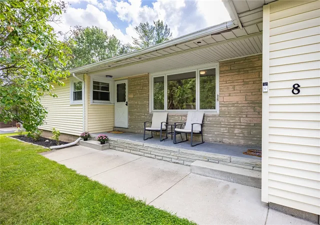Photo 3 of Sale Pending at 8 Twin Oak Dr, Rochester, NY 14606 | MLS# R1710032 | Listing updated on 2026-09-10