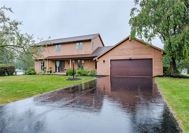 Photo 1 of Single family home for sale at 11 Pine Brk Cir, Penfield, NY 14526 | MLS# R1710657 | Listing updated on 2026-09-14