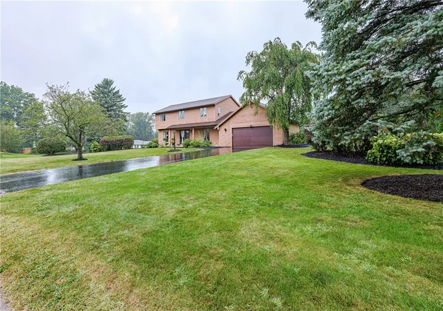 Photo 3 of Single family home for sale at 11 Pine Brk Cir, Penfield, NY 14526 | MLS# R1710657 | Listing updated on 2026-09-14