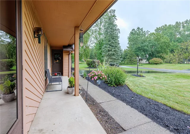 Photo 4 of Single family home for sale at 11 Pine Brk Cir, Penfield, NY 14526 | MLS# R1710657 | Listing updated on 2026-09-14