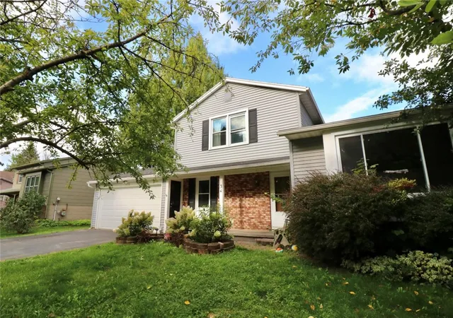 Photo 2 of Sale Pending at 34 Woodshire Ln, Rochester, NY 14606 | MLS# R1711171 | Listing updated on 2026-09-14