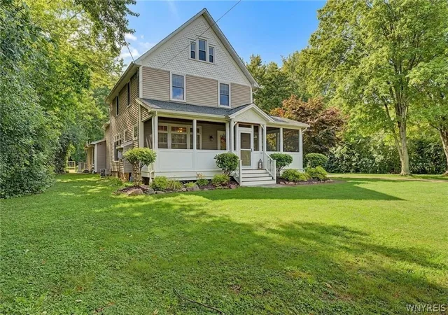 Photo 2 of Sale Pending at 3258 Old Lakeview Rd, Hamburg, NY 14075 | MLS# B1710833 | Listing updated on 2026-09-08