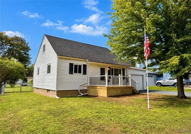 Photo 2 of Single family home for sale at 26 Copley St, Auburn, NY 13021 | MLS# S1711384 | Listing updated on 2026-09-15