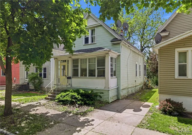 Photo 3 of Single family home for sale at 136 Humason Ave, Buffalo, NY 14211 | MLS# B1711504 | Listing updated on 2026-09-01