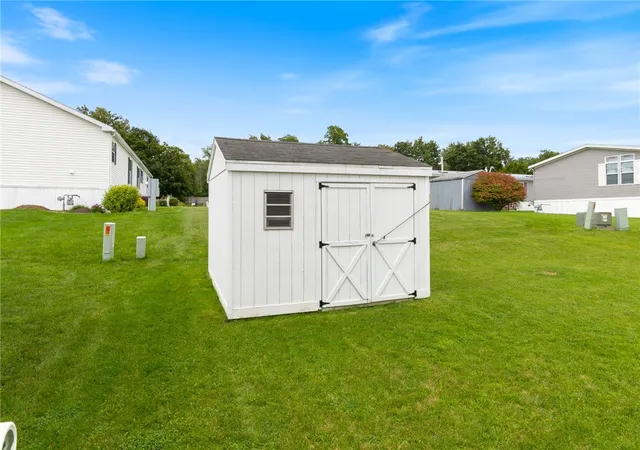 Photo 3 of Manufactured home for sale at 6295 Lambert, Victor, NY 14564 | MLS# R1711341 | Listing updated on 2026-09-10