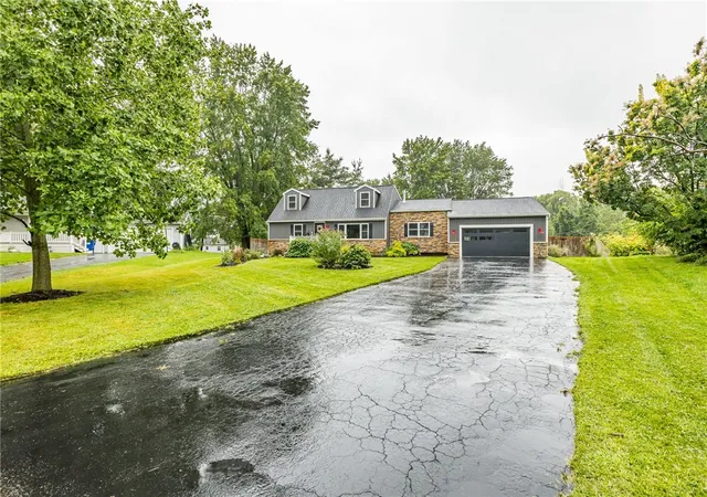Photo 3 of Sale Pending at 318 Valiant Dr, Rochester, NY 14623 | MLS# R1711175 | Listing updated on 2026-09-10
