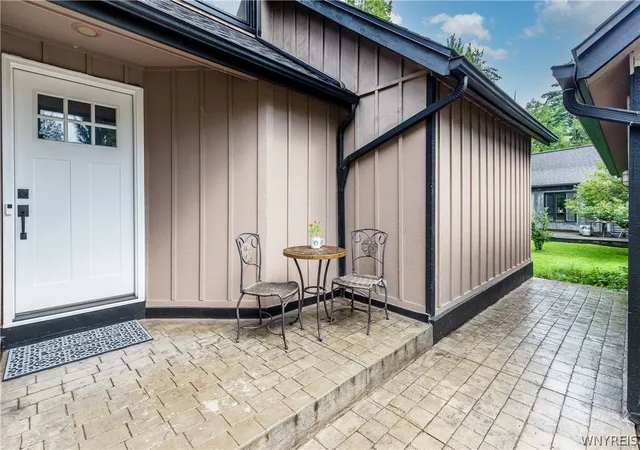 Photo 3 of Sale Pending at 290 Little Robin Rd, Buffalo, NY 14228 | MLS# B1702265 | Listing updated on 2026-09-10