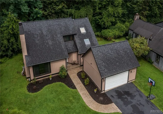Photo 3 of Sale Pending at 290 Little Robin Rd, Buffalo, NY 14228 | MLS# B1702265 | Listing updated on 2026-09-10