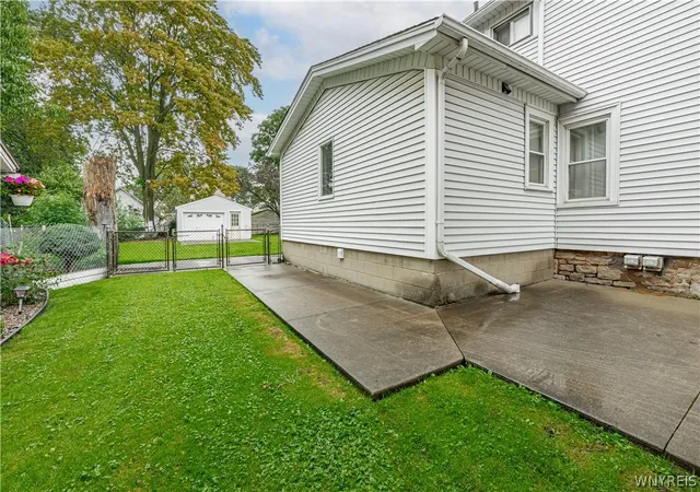 Photo 3 of Multi family home for sale at 19 Grosvenor St, Lockport, NY 14094 | MLS# B1711470 | Listing updated on 2026-09-16