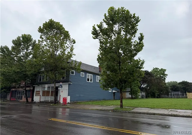 Photo 2 of Single family home for sale at 2075 S Park Ave, Buffalo, NY 14220 | MLS# B1711507 | Listing updated on 2026-09-01