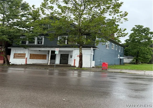 Photo 3 of Single family home for sale at 2075 S Park Ave, Buffalo, NY 14220 | MLS# B1711507 | Listing updated on 2026-09-01