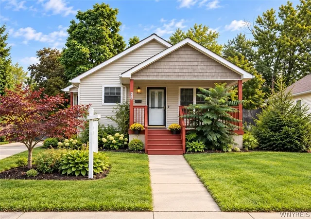 Photo 3 of Single family home for sale at 98 Fox St, Buffalo, NY 14212 | MLS# B1711181 | Listing updated on 2026-09-13