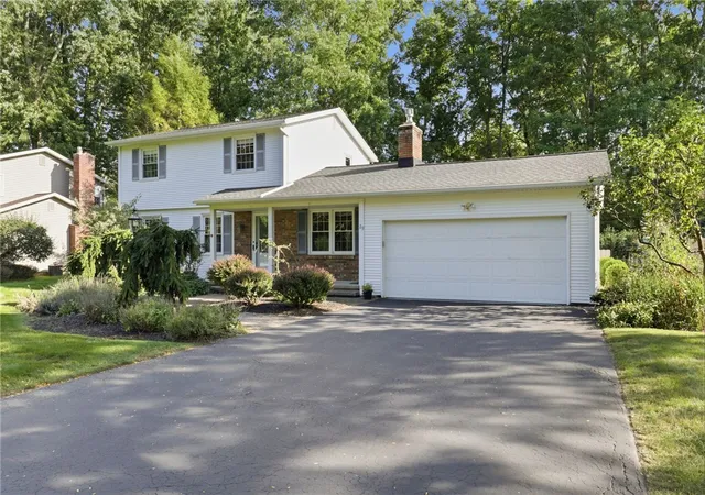 Photo 3 of Sale Pending at 29 Fairfield Dr, Fairport, NY 14450 | MLS# R1710783 | Listing updated on 2026-09-15