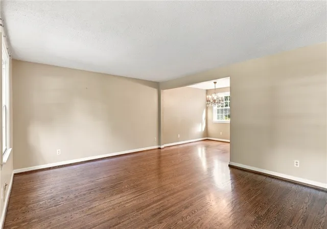 Photo 4 of Sale Pending at 29 Fairfield Dr, Fairport, NY 14450 | MLS# R1710783 | Listing updated on 2026-09-15