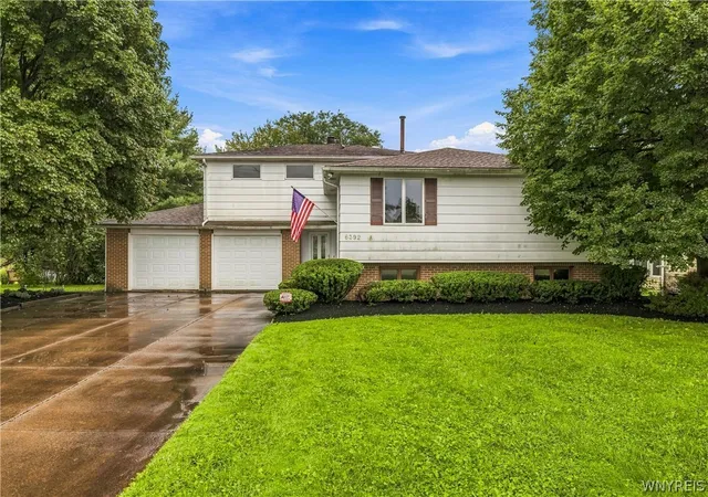 Photo 1 of Single family home for sale at 6392 Locust St Ext, Lockport, NY 14094 | MLS# B1710539 | Listing updated on 2026-09-08