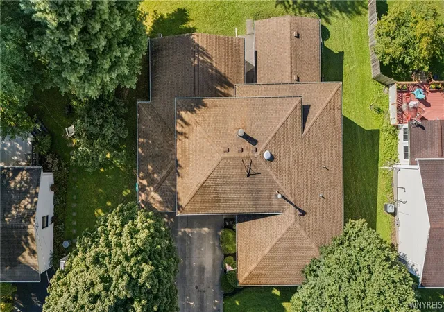 Photo 3 of Single family home for sale at 6392 Locust St Ext, Lockport, NY 14094 | MLS# B1710539 | Listing updated on 2026-09-08