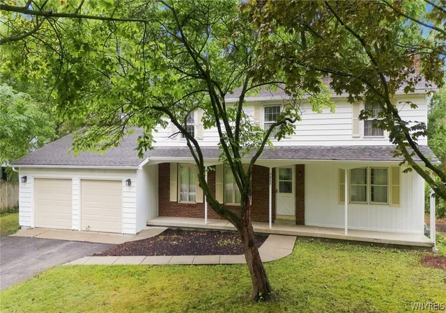 Photo 3 of Sale Pending at 4620 Boncrest Dr E, Buffalo, NY 14221 | MLS# B1711485 | Listing updated on 2026-09-08