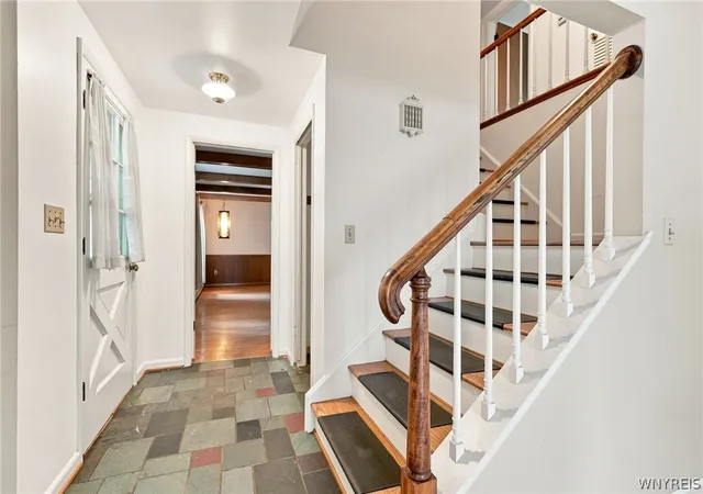 Photo 3 of Sale Pending at 4620 Boncrest Dr E, Buffalo, NY 14221 | MLS# B1711485 | Listing updated on 2026-09-08