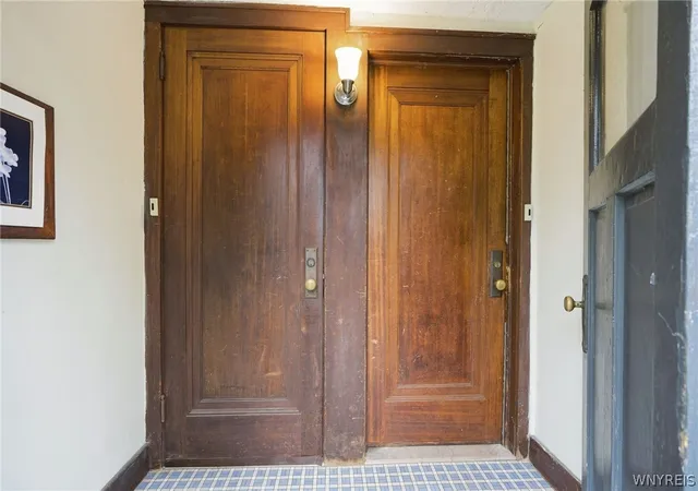 Photo 3 of Sale Pending at 160 Hamilton Dr, Buffalo, NY 14226 | MLS# B1711364 | Listing updated on 2026-09-10