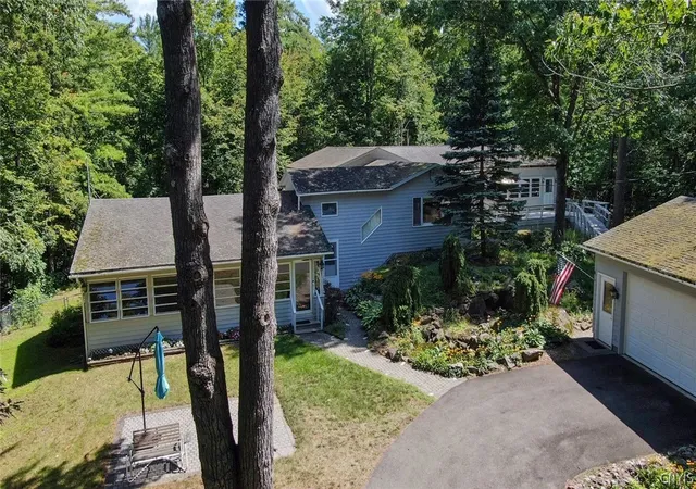 Photo 3 of Single family home for sale at 57 Dillon Point Rd, Hammond, NY 13646 | MLS# S1710233 | Listing updated on 2026-09-14