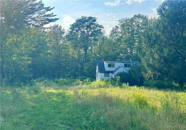 Photo 2 of Sale Pending at 8486 Feddick Rd, Hamburg, NY 14075 | MLS# B1711525 | Listing updated on 2026-09-10