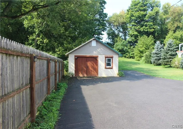 Photo 3 of Sale Pending at 213 Valley Dr, Elbridge, NY 13060 | MLS# S1711304 | Listing updated on 2026-09-04